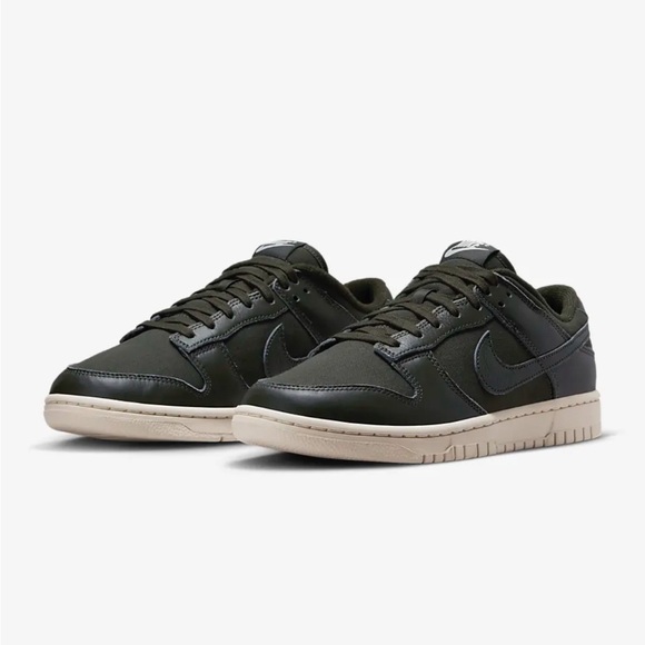 Nike Dunk Low Sequoia EUC - Picture 1 of 5